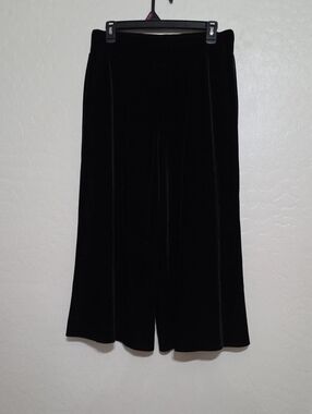 Chico's Black Velvet Wide-Leg Cropped Palazzo Pants